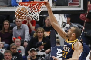  戈贝尔18篮板爵士力克魔术  