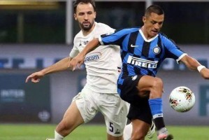  国际米兰门将低级失误导致欧联资格生变  