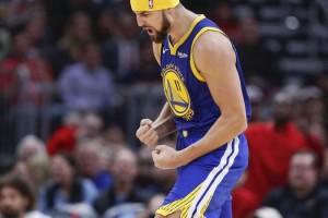  哈利伯顿助攻大师级表演步行者击败活塞止连败