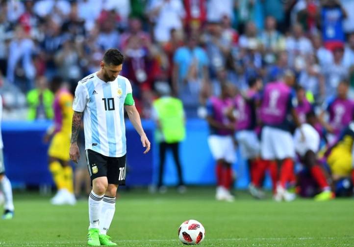  姆巴佩梅开二度，巴黎主场轻取尼斯  