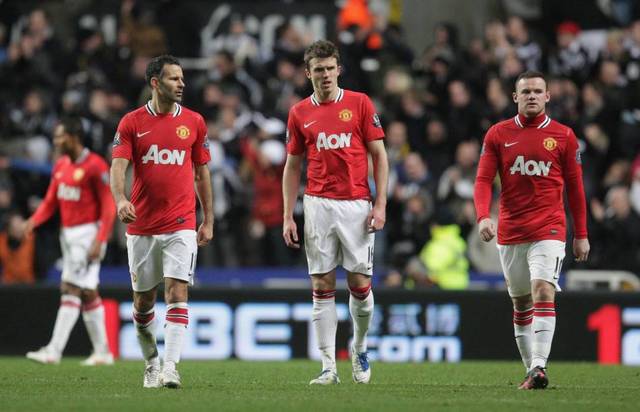  曼联防守漏洞百出，遭纽卡斯尔连灌四球